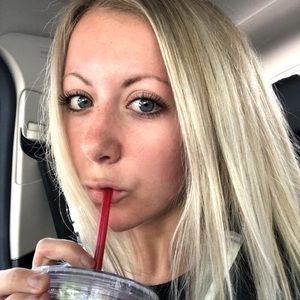 Meet your Posher, Alaina